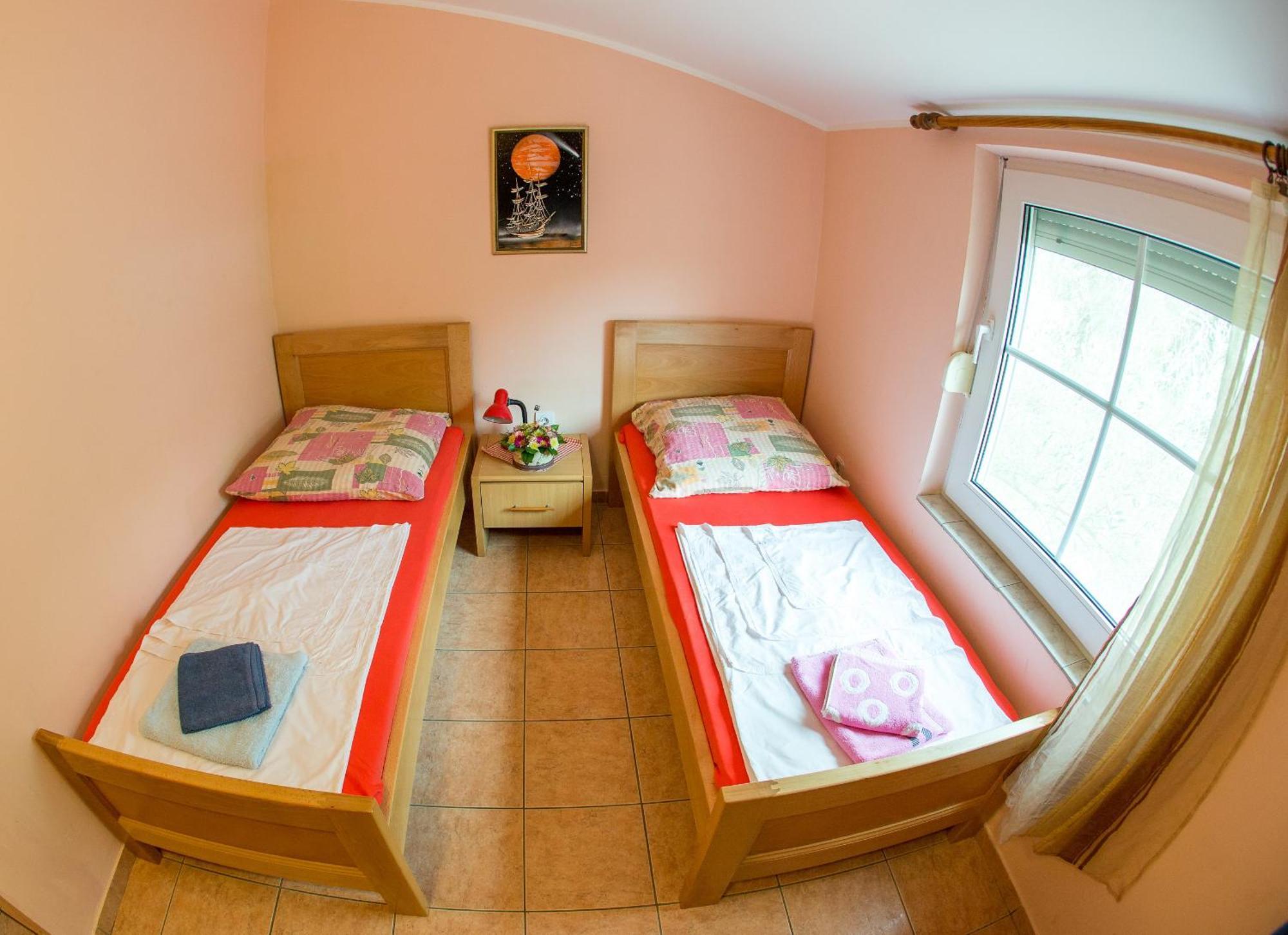 Guest House Almond Bečići المظهر الخارجي الصورة