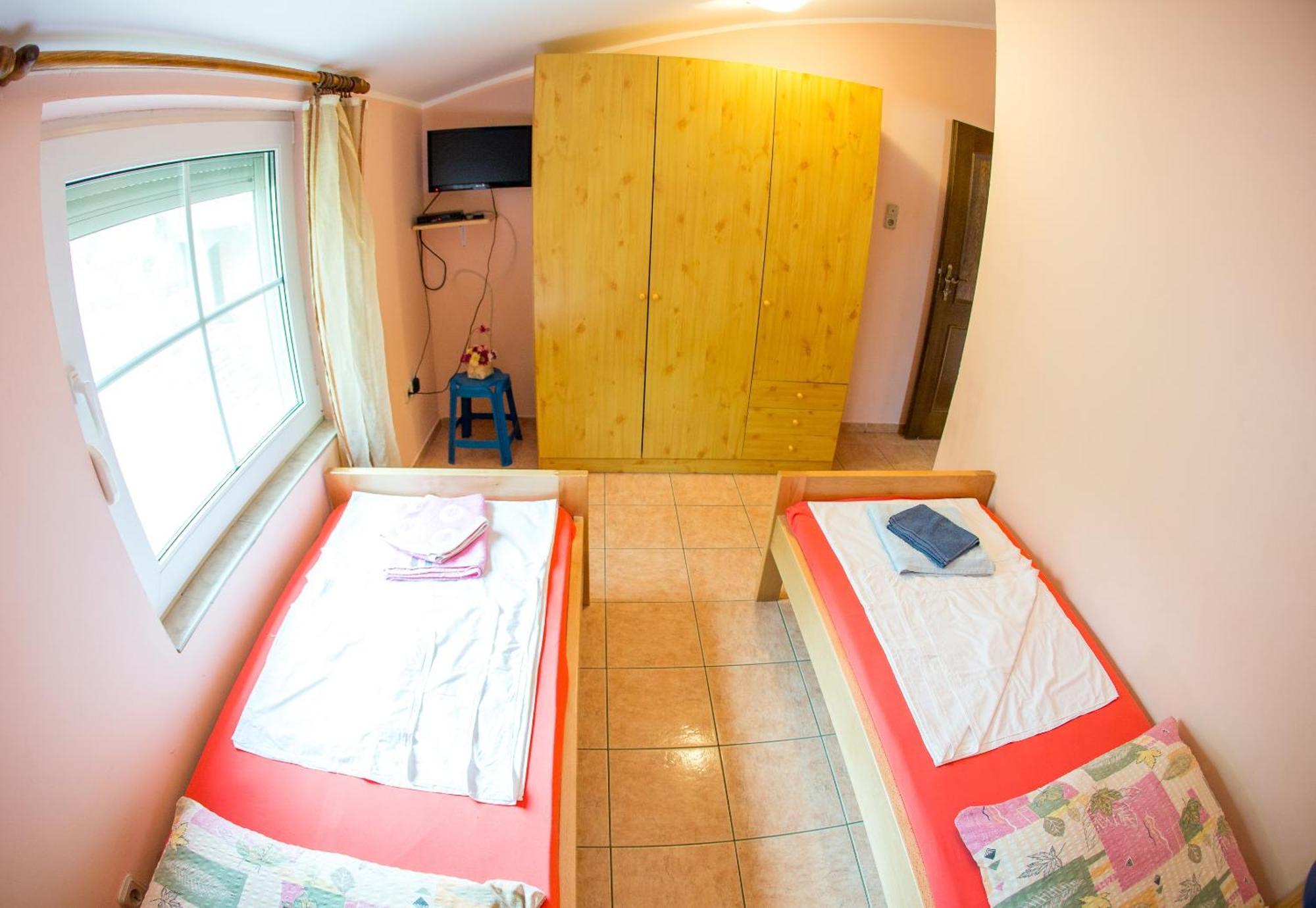 Guest House Almond Bečići المظهر الخارجي الصورة