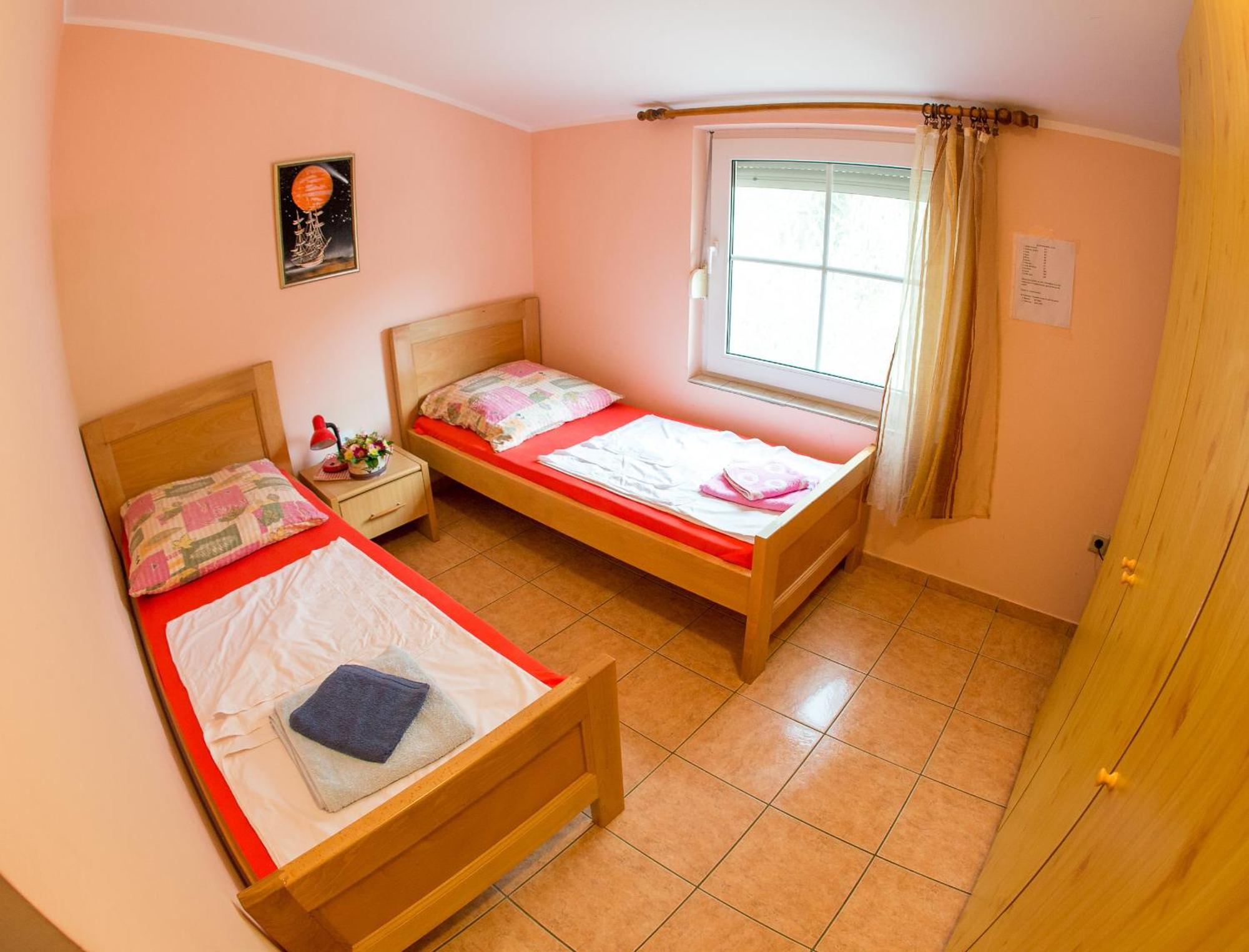 Guest House Almond Bečići المظهر الخارجي الصورة