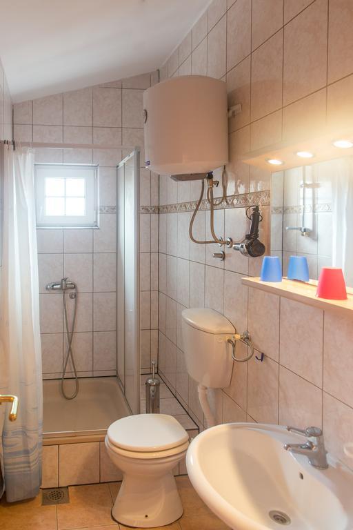 Guest House Almond Bečići المظهر الخارجي الصورة
