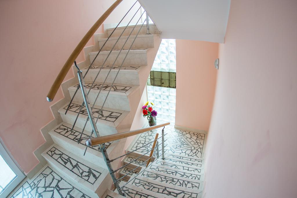 Guest House Almond Bečići المظهر الخارجي الصورة